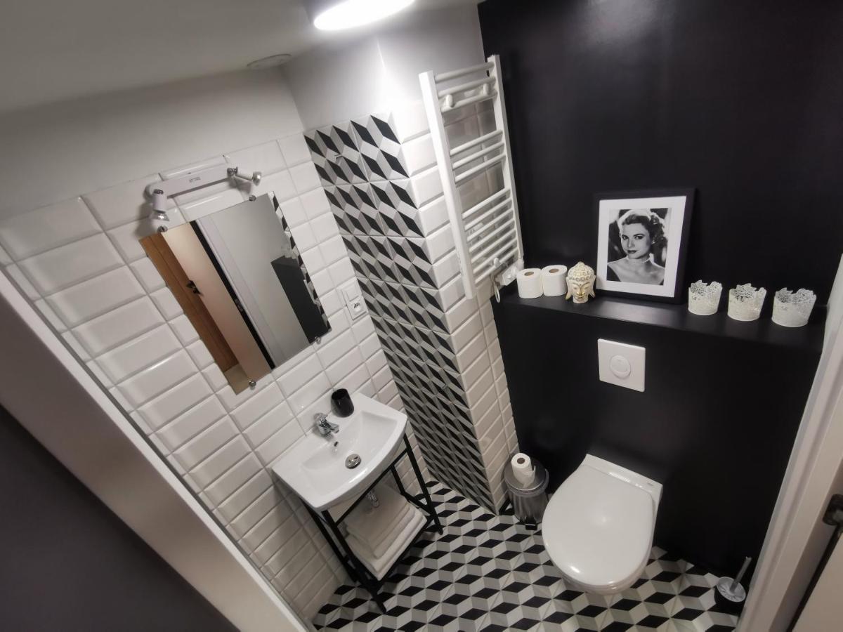 Travel&Sleep Airport Apartment Zarembowicza Wrocław Eksteriør billede