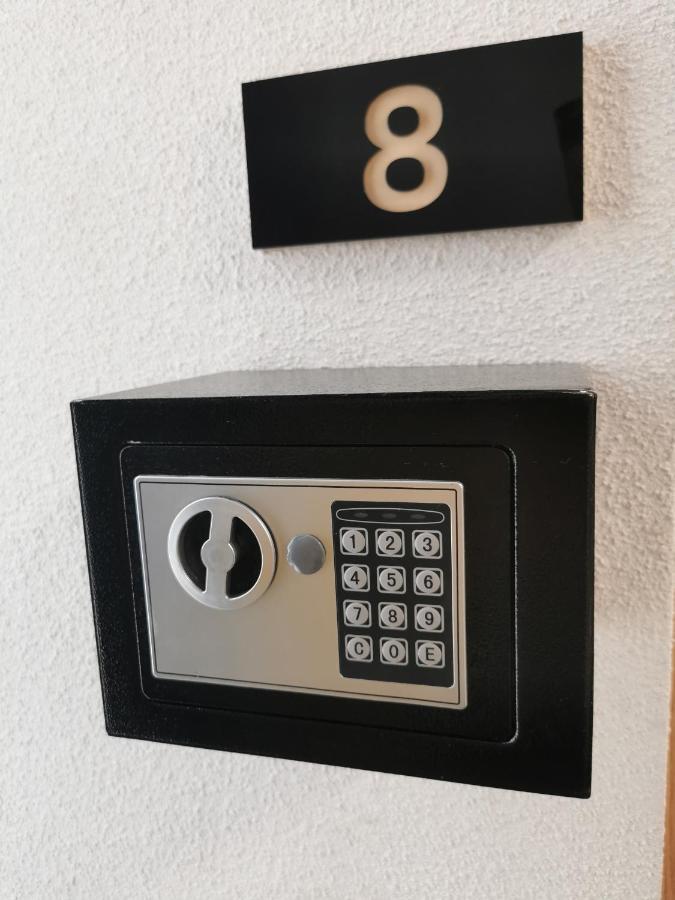 Travel&Sleep Airport Apartment Zarembowicza Wrocław Eksteriør billede