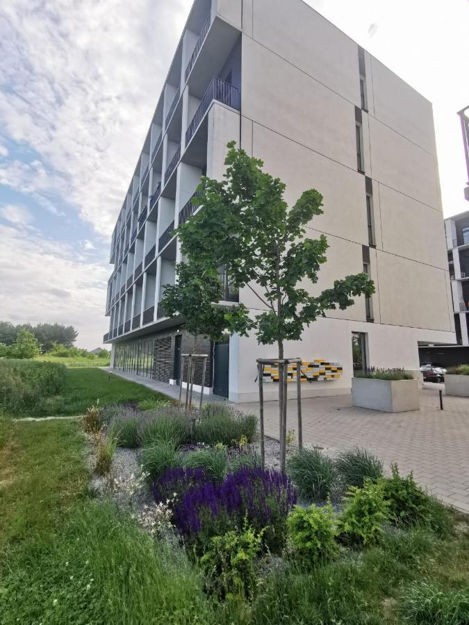 Travel&Sleep Airport Apartment Zarembowicza Wrocław Eksteriør billede