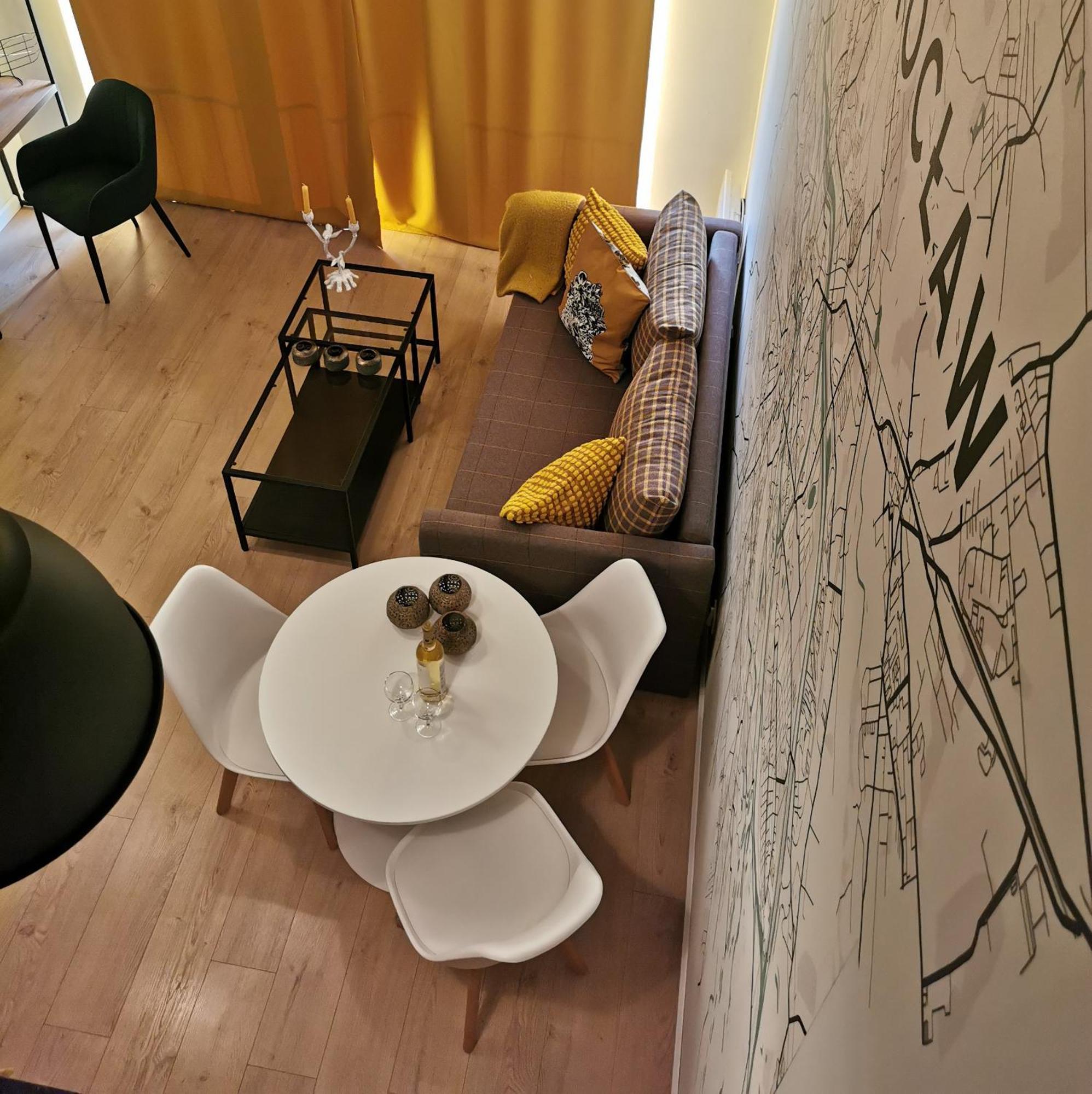 Travel&Sleep Airport Apartment Zarembowicza Wrocław Eksteriør billede
