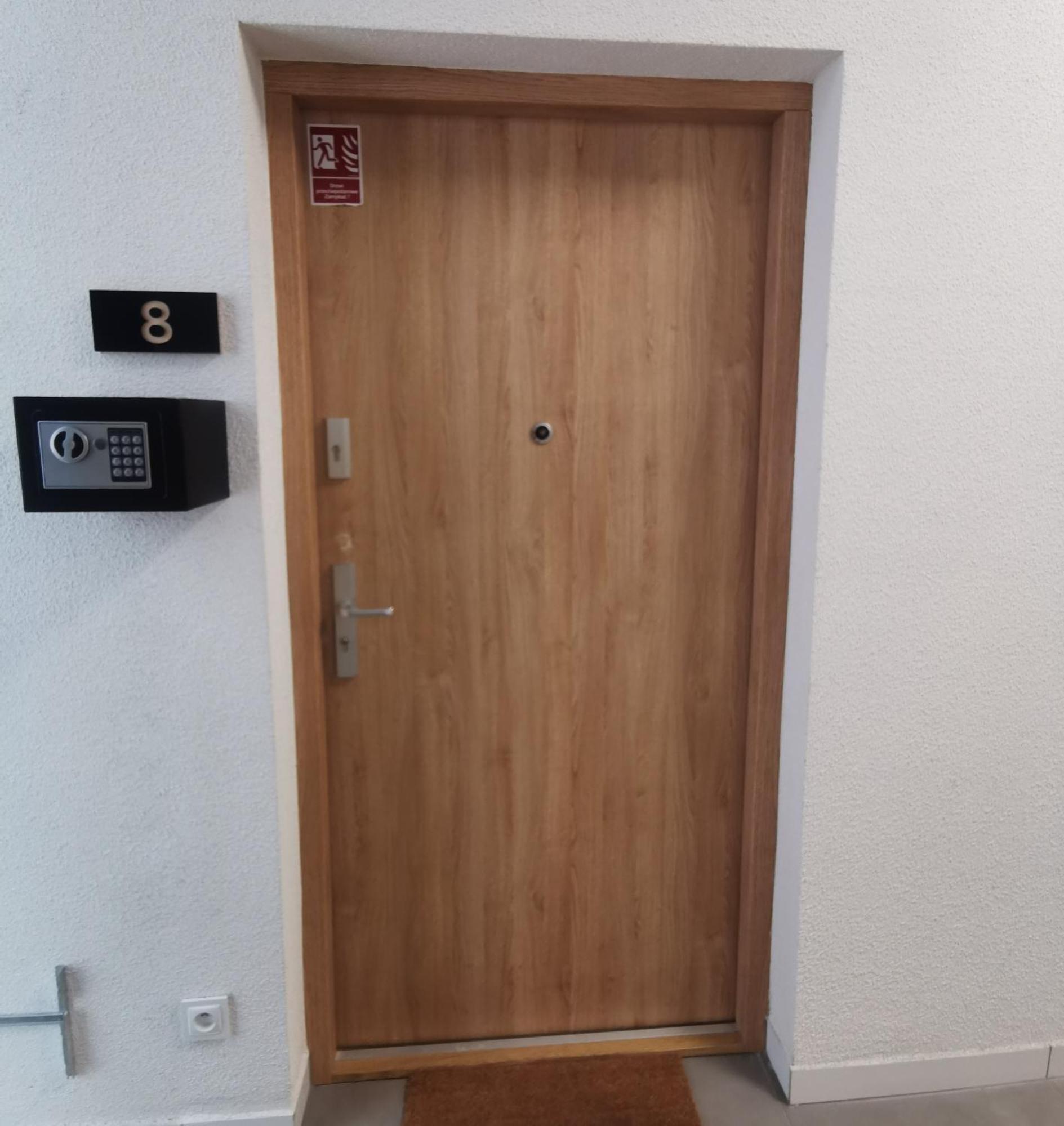 Travel&Sleep Airport Apartment Zarembowicza Wrocław Eksteriør billede